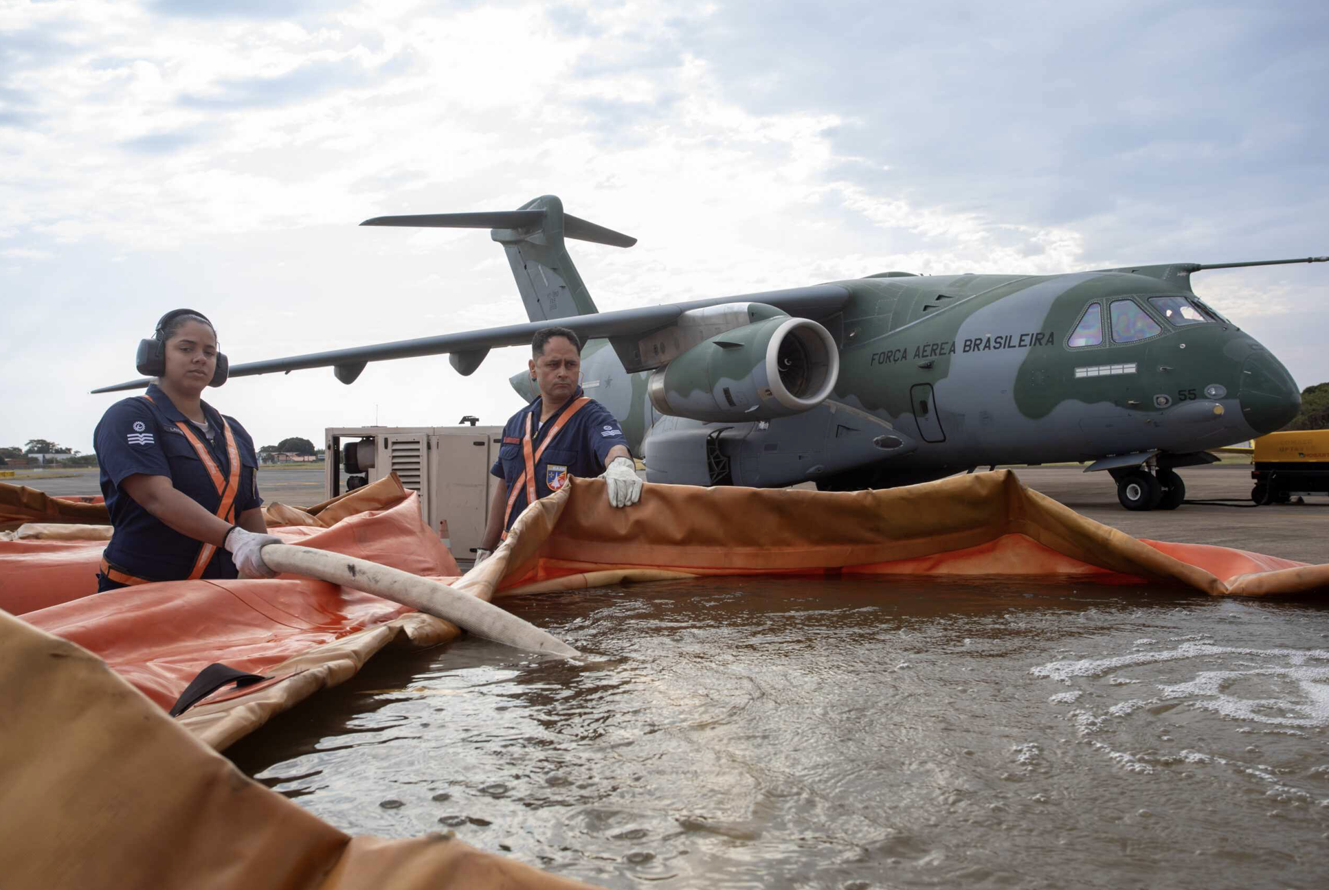  Brazilian Air Force Deploys KC-390 for Arson Response in São Paulo